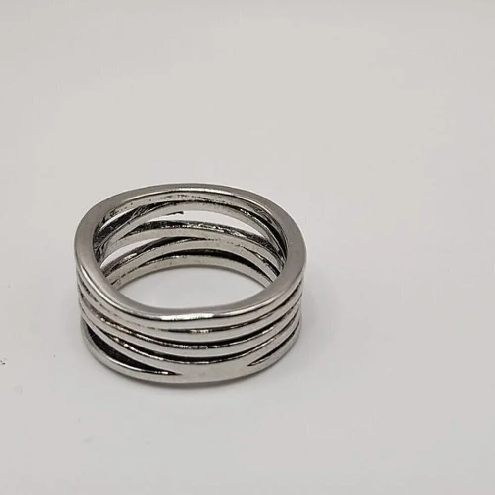 Vintage-Style Silver Multi Layer Design Ring‎ Size 6 (NWOT)
